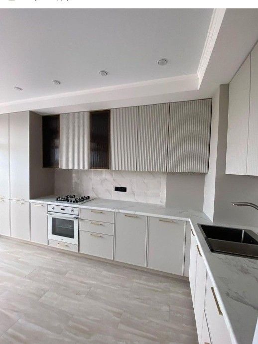 Угловая кухня в стиле неоклассика, ЖК «Архитектор» - фото