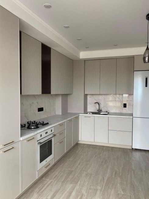 Угловая кухня в стиле неоклассика, ЖК Архитектор, фото - 1