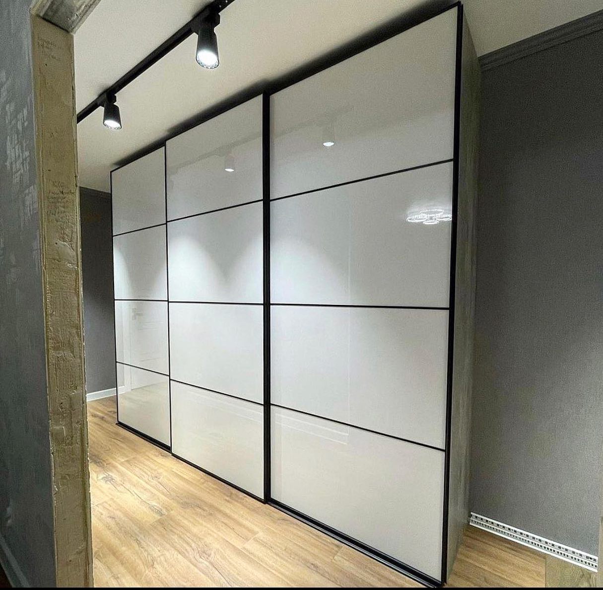 Современный раздвижной шкаф-купе, ЖК «Новая заря» - фото