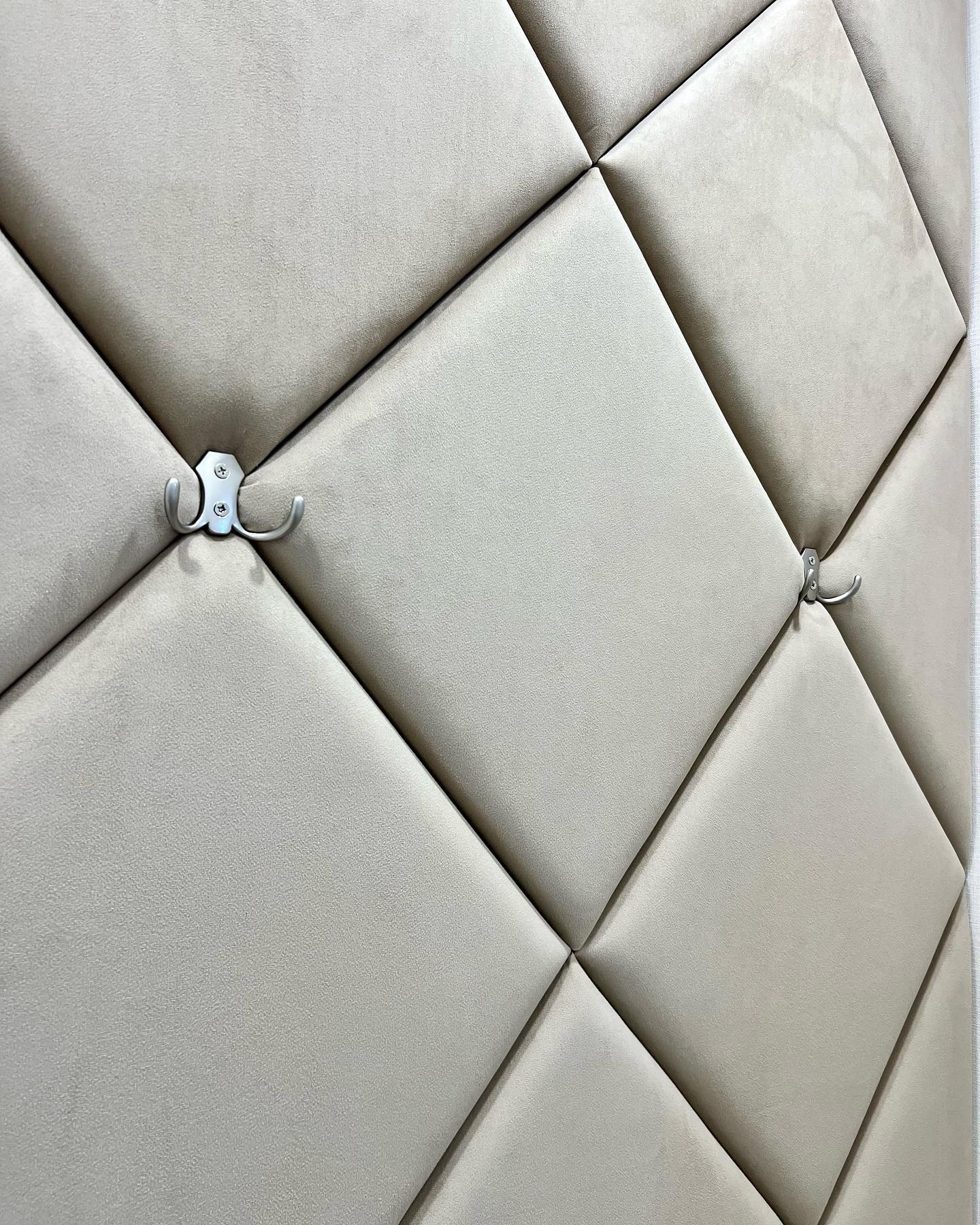 Прихожая в белом платиновом цвете с элегантным дизайном, фото - 3