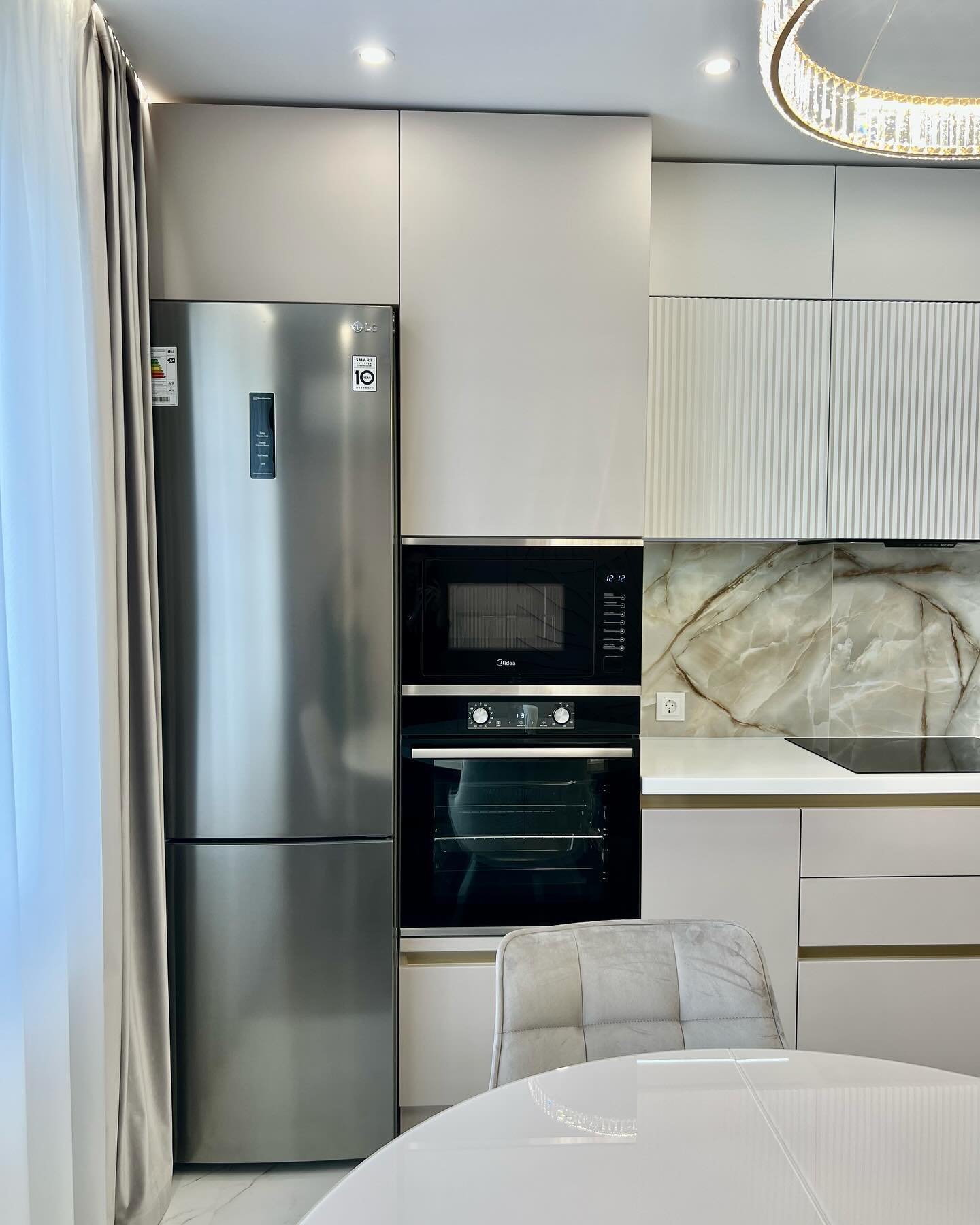 Современная кухня в белом платиновом цвете, ЖК Фестивальный, фото - 1