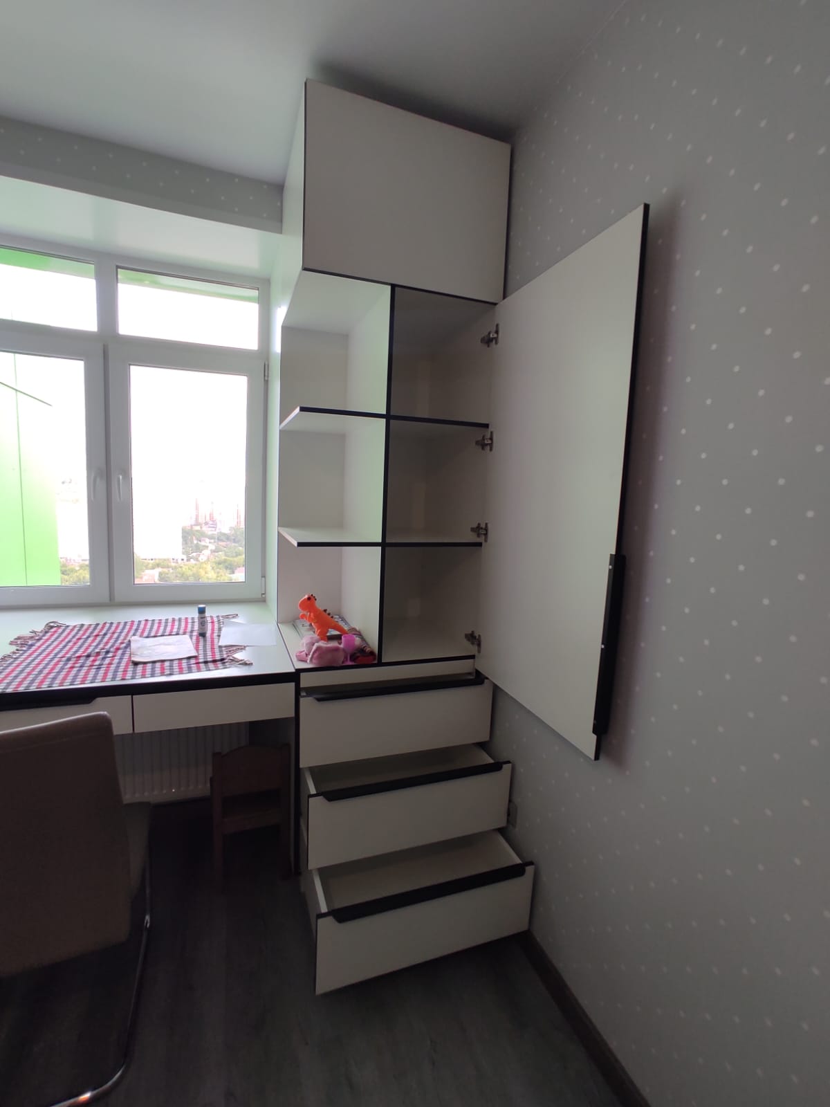 Универсальный комплект мебели в детскую комнату, фото - 2