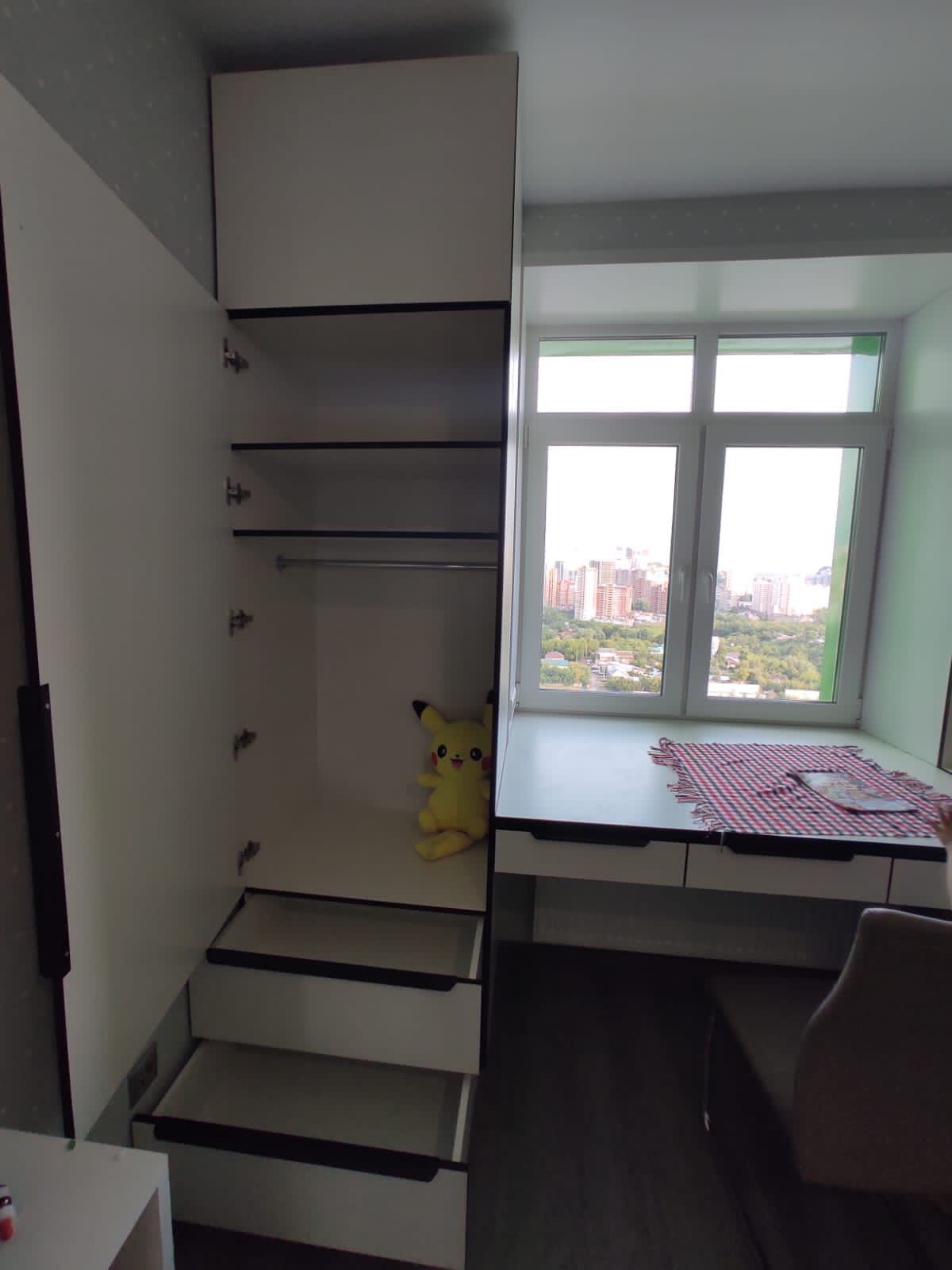 Универсальный комплект мебели в детскую комнату, фото - 3