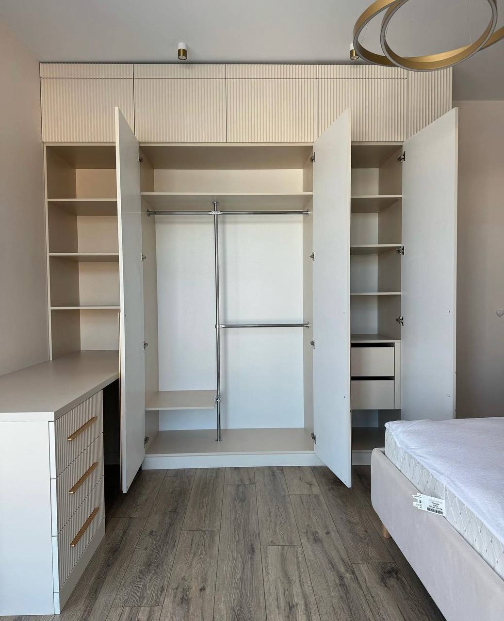 Комплект мебели в спальную комнату, фото - 3