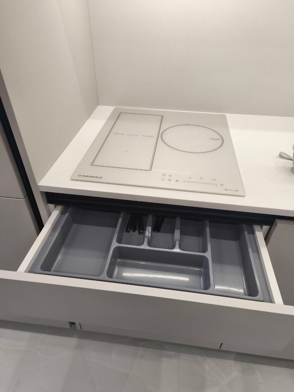 Угловая кухня в цвете Фарфоровый Оникс , ЖК Кислород, фото - 1