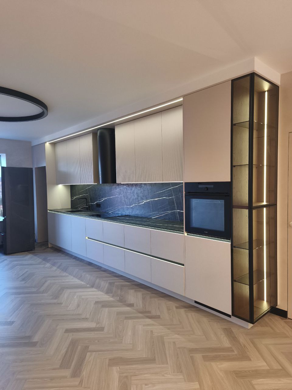 Кухня 6 м в черно-белом цвете, фото - 0